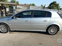 Usata 2005 Opel Signum Station wagon | 1800 €