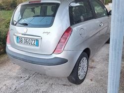 Usata 2006 Lancia Beta Tre volumi | 2000 €