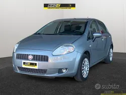 Grigio Usata 2009 Fiat Grande Punto Due volumi | 2900 € (Buon prezzo)