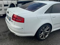 Bianco Usata 2007 Audi S8 Tre volumi | 15.000 €