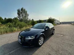 Blu/azzurro Usata 2013 Audi A3 Sportback Young Tre volumi | 8500 € (Buon prezzo)