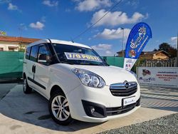 Bianco Usata 2016 Opel Combo Monovolume | 13.500 € (Molto cara)