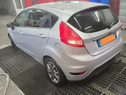 Usata 2009 Ford Fiesta Titanium Due volumi | 3380 € (Super prezzo)