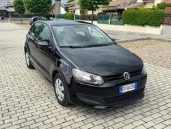 Nero Usata 2014 VW Polo Comfortline Tre volumi | 6990 € (Buon prezzo)
