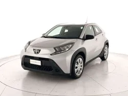 Bianco Usata 2024 Toyota Aygo Active Due volumi | 15.900 € (Buon prezzo)