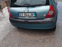 Verde Usata 2005 Renault Clio II Due volumi | 1900 €