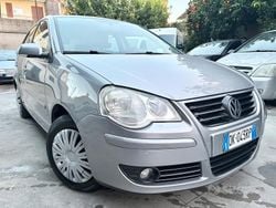 Grigio Usata 2007 VW Polo Comfortline Tre volumi | 2750 € (Buon prezzo)