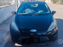 Usata 2009 Ford Fiesta Due volumi | 2200 € (Buon prezzo)