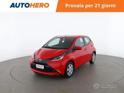 Rosso Usata 2016 Toyota Aygo X-play Due volumi | 9099 € (Buon prezzo)
