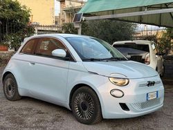 Blu/azzurro Usata 2020 Fiat 500e Business Tre volumi | 12.999 € (Buon prezzo)