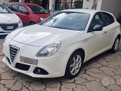 Bianco Usata 2013 Alfa Romeo Giulietta Progression Due volumi | 6900 € (Ottimo prezzo)