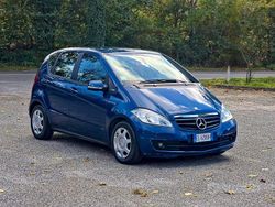 Blu Usata 2011 Mercedes A160 Tre volumi | 4900 € (Buon prezzo)