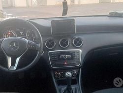 Grigio Usata 2014 Mercedes A160 Executive Tre volumi | 8700 € (Buon prezzo)