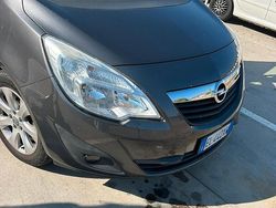 Nero Usata 2012 Opel Meriva Monovolume | 4000 € (Buon prezzo)