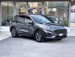 Grigio Usata 2022 Ford Kuga ST-Line SUV | 22.400 € (Buon prezzo)