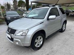 Argento Usata 2012 Suzuki Grand Vitara SUV | 8999 € (Buon prezzo)