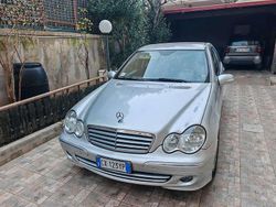 Argento Usata 2006 Mercedes C220 Avantgarde Tre volumi | 2500 € (Super prezzo)