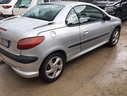Usata 2004 Peugeot 206 CC Quiksilver Cabrio | 1900 € (Buon prezzo)