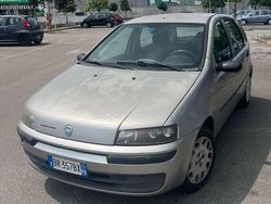 Grigio Usata 2001 Fiat Punto Tre volumi | 1979 € (Buon prezzo)