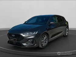Magnetic grey Usata 2024 Ford Focus ST-Line Tre volumi | 22.200 € (Buon prezzo)