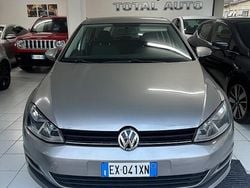 Grigio Usata 2015 VW Golf Highline Tre volumi | 9900 € (Buon prezzo)