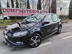 Nero Usata 2016 VW Polo Comfortline Tre volumi | 9500 € (Buon prezzo)