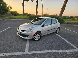 Usata 2009 Renault Clio II Due volumi | 2200 € (Buon prezzo)