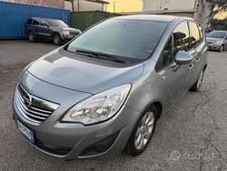 Grigio Usata 2012 Opel Meriva Monovolume | 2950 € (Buon prezzo)