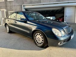 Nero Usata 2002 Mercedes E270 Elegance Tre volumi | 2900 € (Super prezzo)