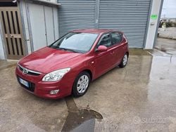 Rosso Usata 2009 Hyundai i30 Active Tre volumi | 2400 € (Ottimo prezzo)