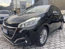 Nero Usata 2017 Peugeot 208 Allure Due volumi | 8300 € (Buon prezzo)