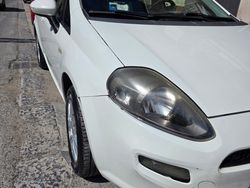 Bianco Usata 2012 Fiat Punto Due volumi | 1900 € (Buon prezzo)