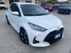 Bianco Usata 2024 Toyota Yaris Hybrid Trend Due volumi | 20.900 € (Cara)