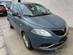 Usata 2015 Lancia Ypsilon Due volumi | 4100 € (Ottimo prezzo)