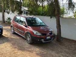 Rosso Usata 2009 Renault Scénic II Monovolume | 2000 € (Buon prezzo)