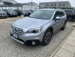 Grigio Usata 2015 Subaru Outback SUV | 12.900 € (Buon prezzo)