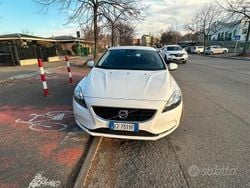 Bianco Usata 2015 Volvo V40 Business Edition Station wagon | 8000 € (Buon prezzo)