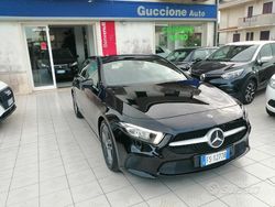 Nero Usata 2018 Mercedes A180 Business Tre volumi | 22.700 € (Molto cara)