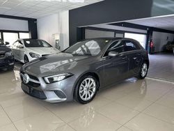 Grigio Usata 2020 Mercedes A180 Executive Tre volumi | 22.800 € (Buon prezzo)