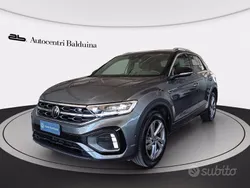 Grigio indyum/tetto nero Usata 2022 VW T-Roc R-line SUV | 26.500 € (Cara)