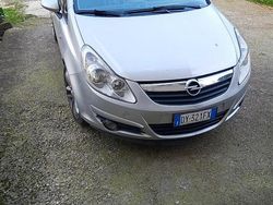 Argento Usata 2009 Opel Corsa Cosmo Tre volumi | 2700 € (Ottimo prezzo)