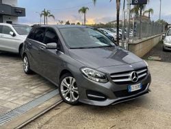Grigio Usata 2015 Mercedes B180 Premium Monovolume | 10.700 € (Buon prezzo)