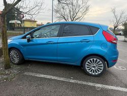 Usata 2009 Ford Fiesta Titanium Tre volumi | 3500 € (Buon prezzo)
