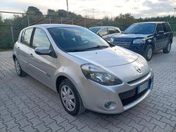 Argento Usata 2012 Renault Clio IV Dynamique Tre volumi | 3900 € (Buon prezzo)