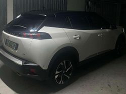 Bianco Usata 2022 Peugeot 2008 GT SUV | 22.500 € (Molto cara)