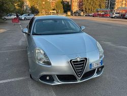 Argento Usata 2012 Alfa Romeo Giulietta Distinctive Due volumi | 5000 € (Super prezzo)