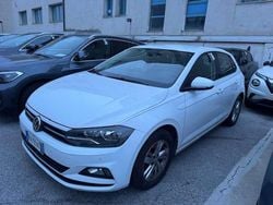 Bianco Usata 2018 VW Polo Comfortline Tre volumi | 14.200 € (Buon prezzo)
