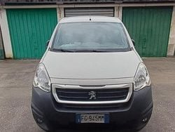 Bianco Usata 2016 Peugeot Partner Monovolume | 8000 € (Buon prezzo)