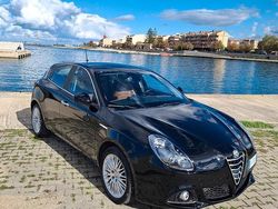 Nero Usata 2014 Alfa Romeo Giulietta Tre volumi | 8800 € (Buon prezzo)