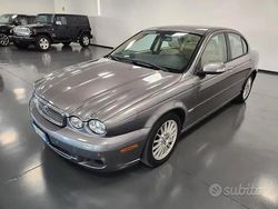 Argento Usata 2009 Jaguar X-type Premium Luxury Tre volumi | 4990 € (Buon prezzo)